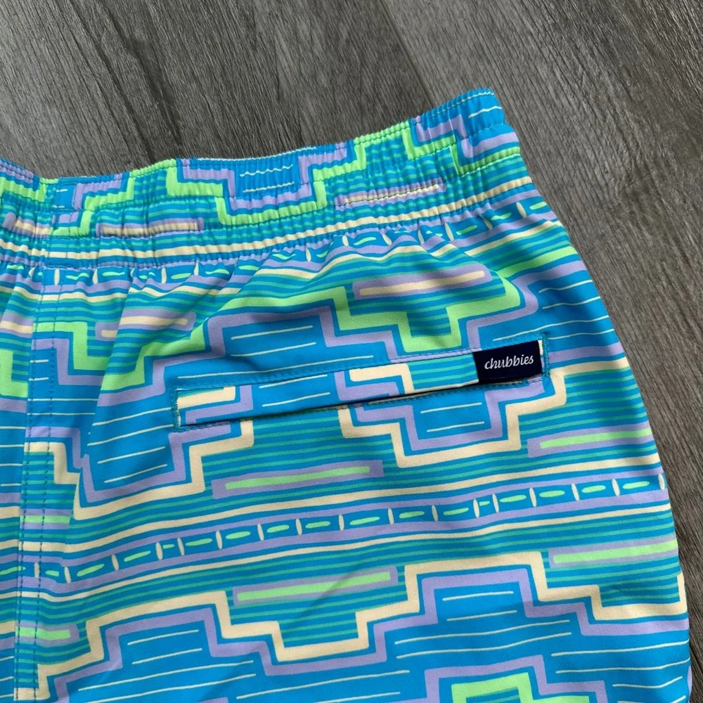 NWOT Chubbies Blue Green Pattern Swim Shorts L